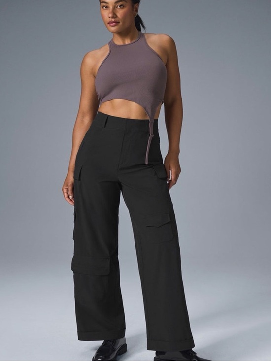 ALO Yoga Pants - ALO Yoga Mid-Rise Workwear Cargo Pants in Black EUC Sz Small